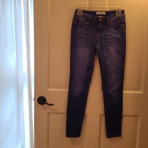 No Boundaries size 5 blue denim skinny jeans.